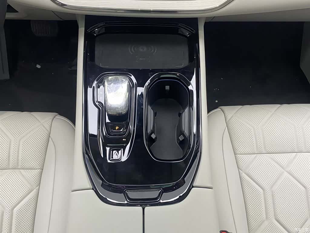 Volvo EM90, 2026 20