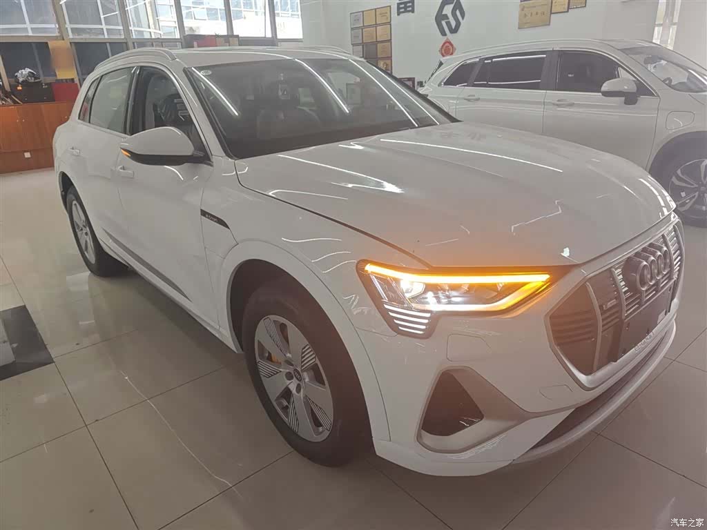 Audi e-tron, 2025 4