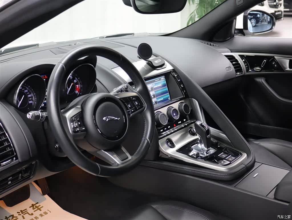 Jaguar F-TYPE, 2015 7