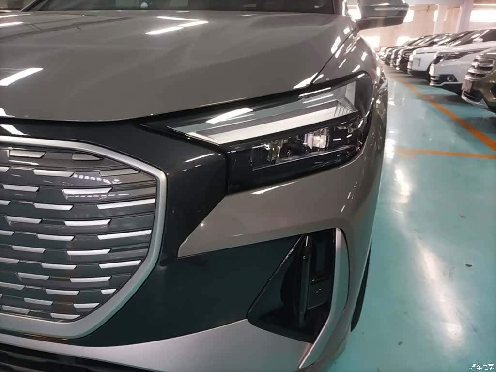 Audi Q4 e-tron, 2023 24