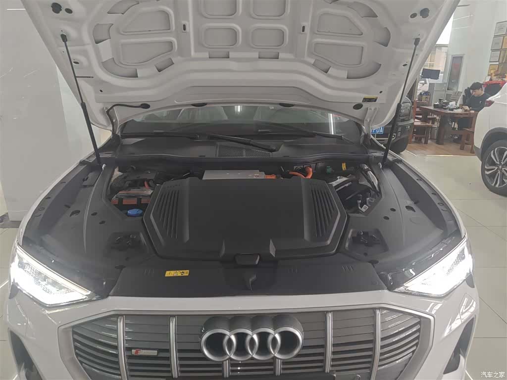 Audi e-tron, 2025 20
