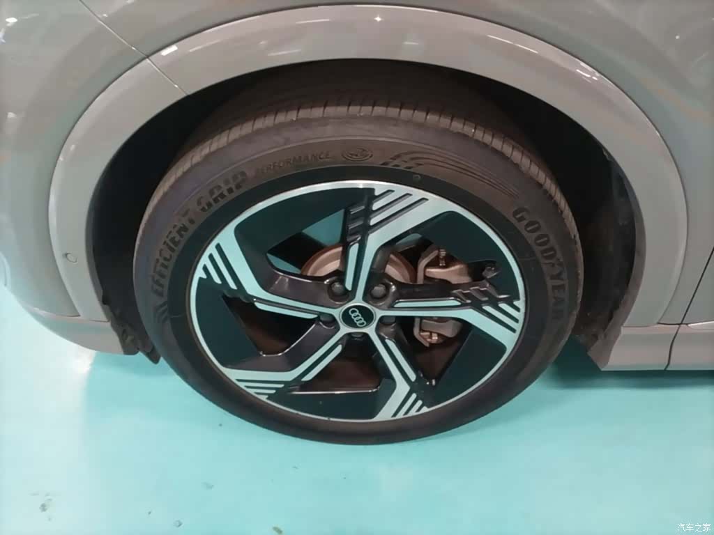 Audi Q4 e-tron, 2023 23