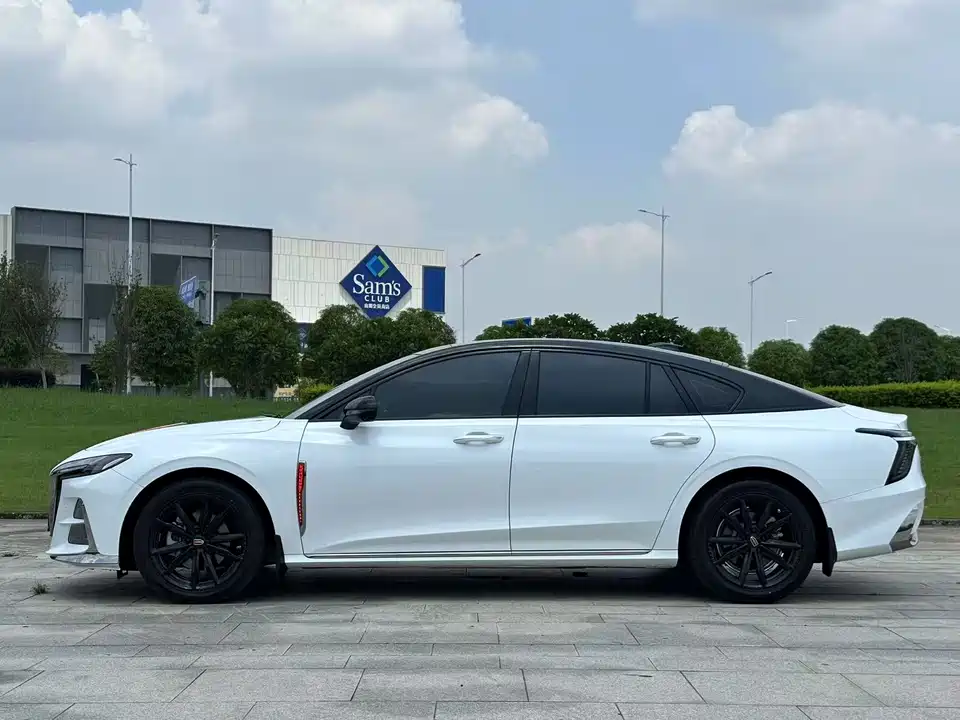 Hongqi H6