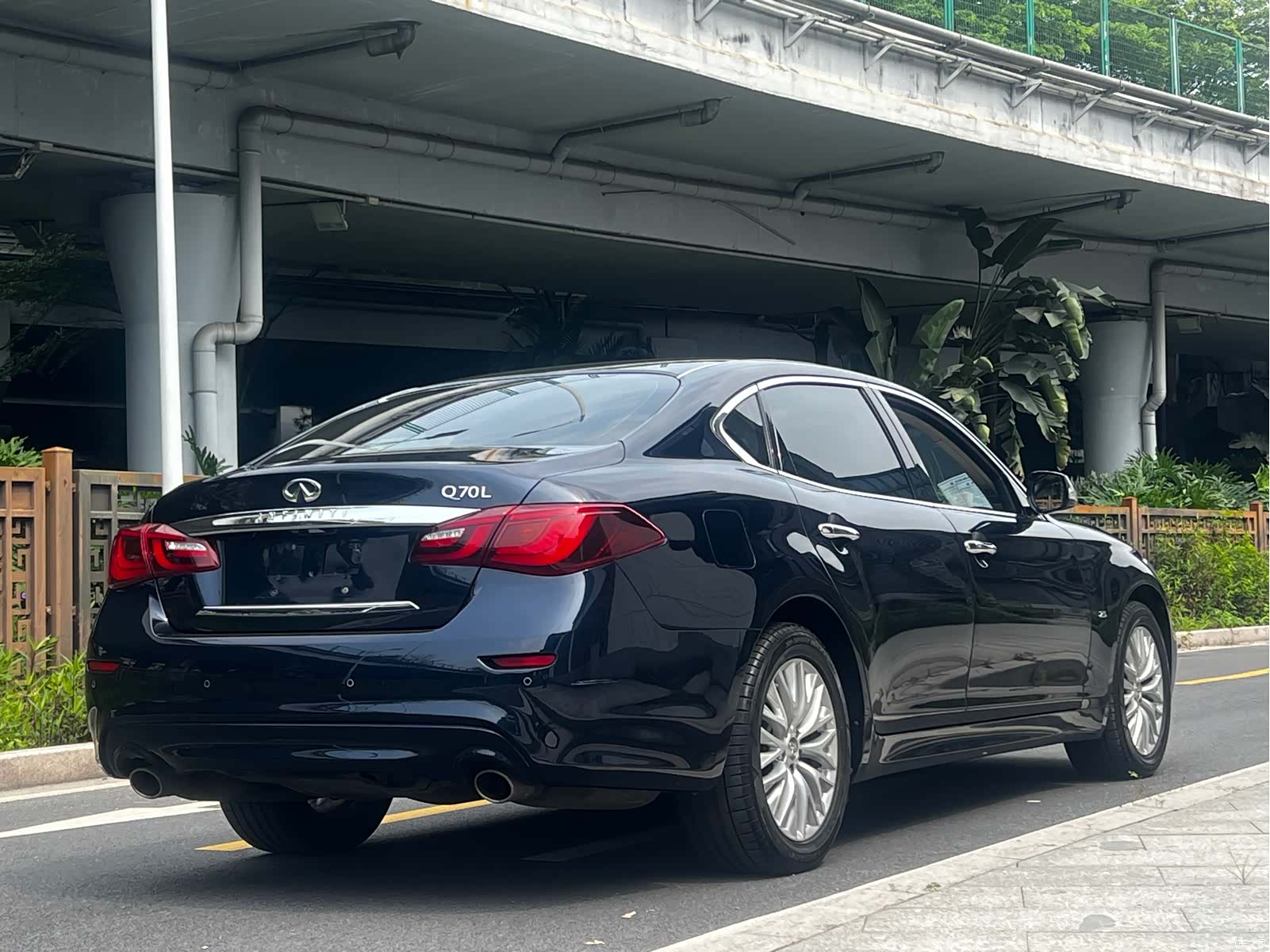 Infiniti Q70, 2016 12