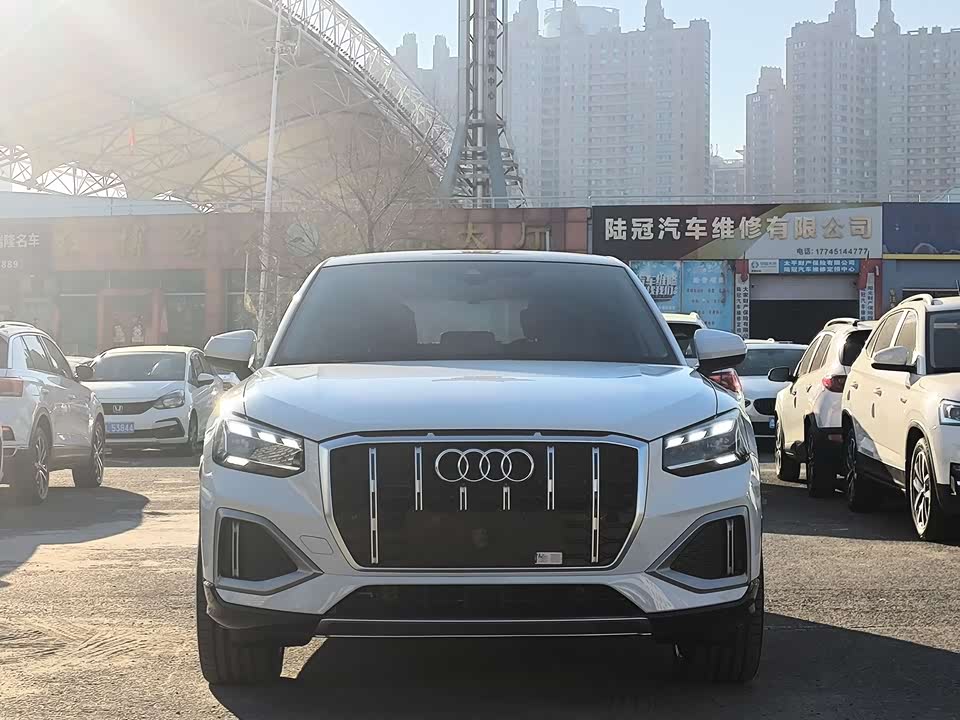 Audi Q2L