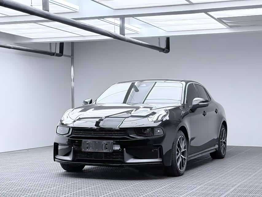 Lynk & Co 03 Lynk & Co 03