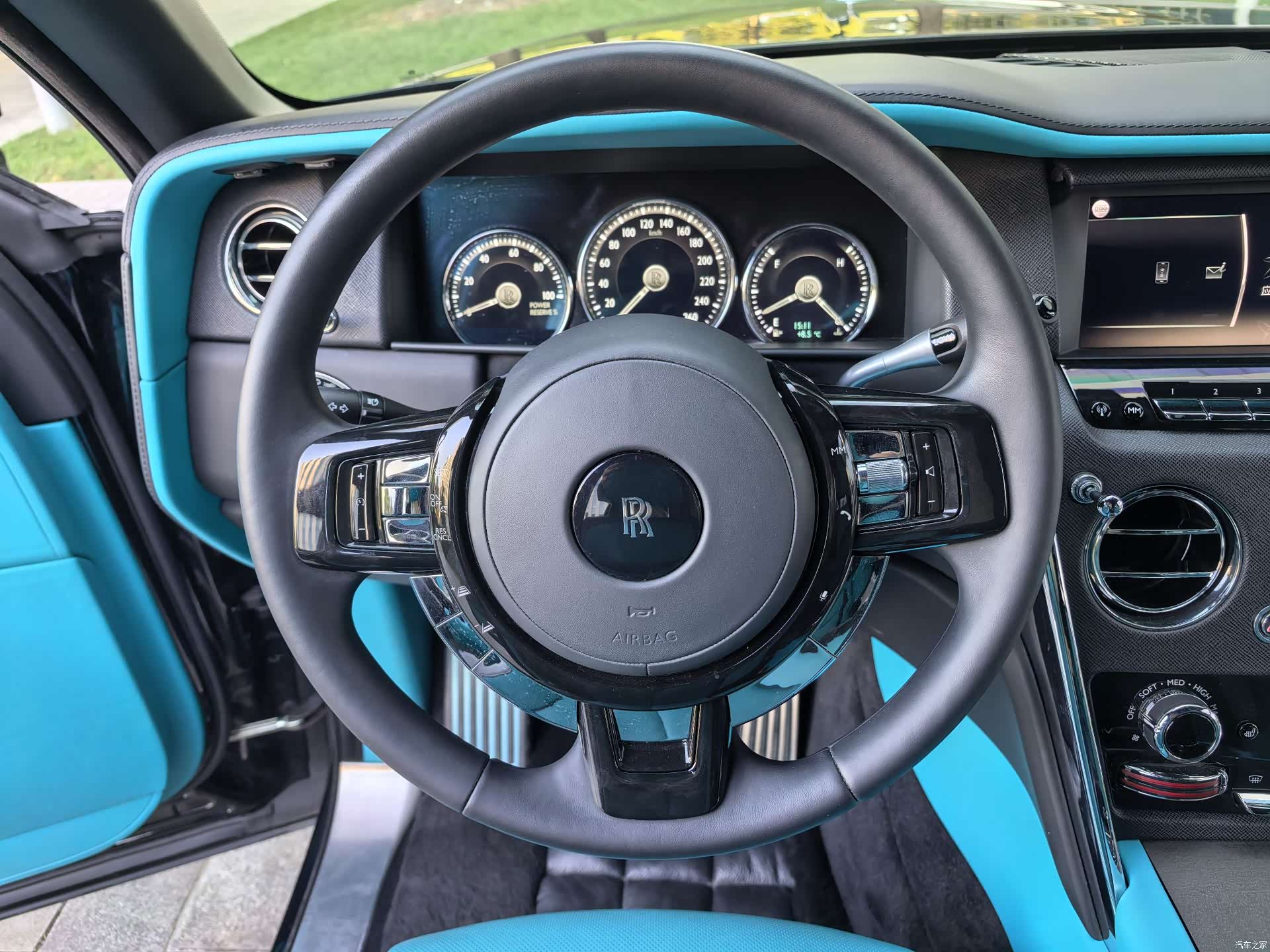 Rolls-Royce Cullinan, 2022 17