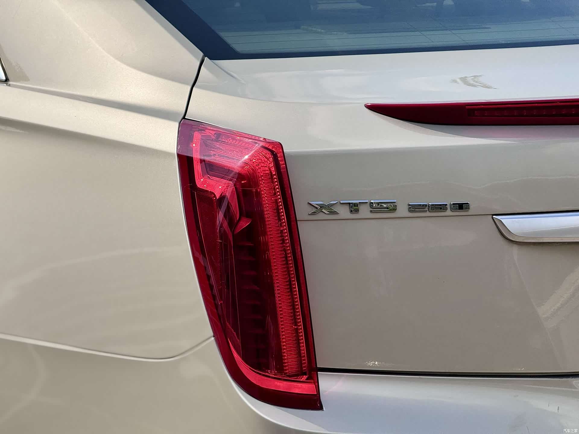Cadillac XTS, 2015 13