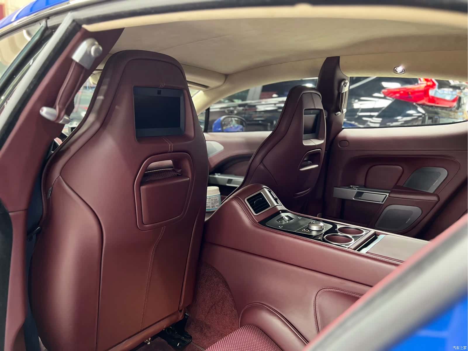Aston Martin Rapide, 2018 13