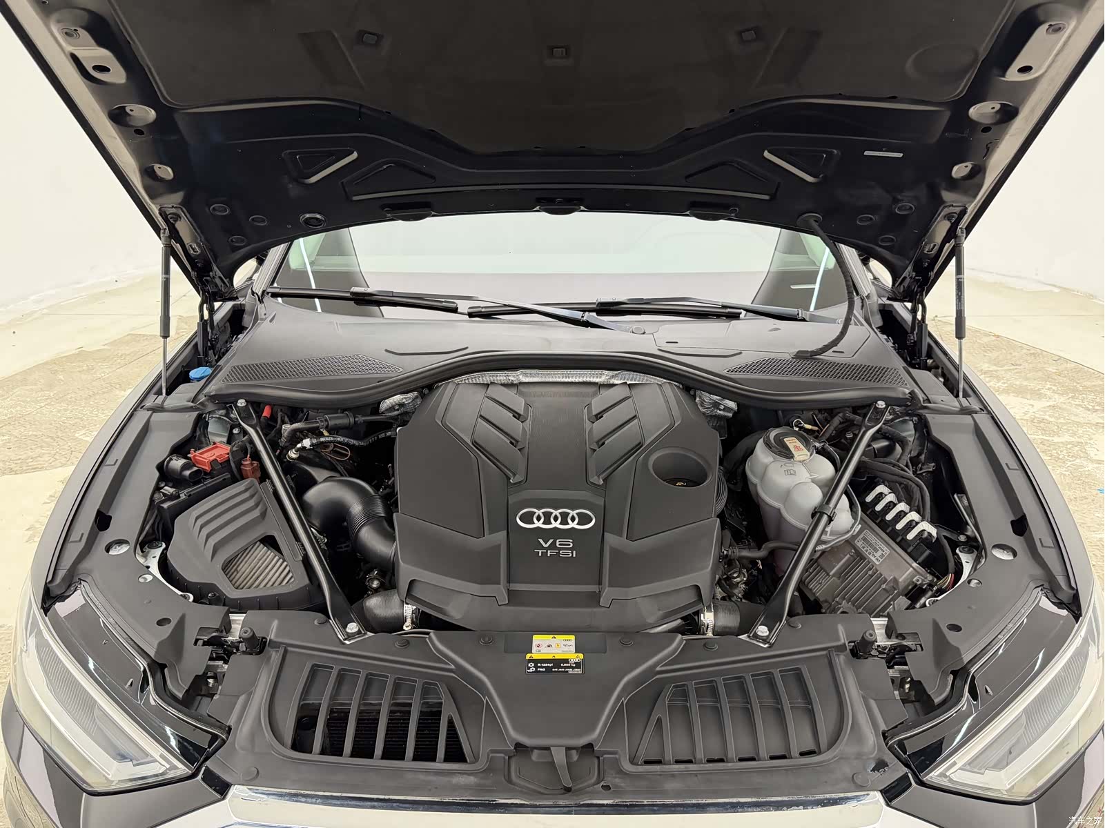 Audi A8L, 2021 7