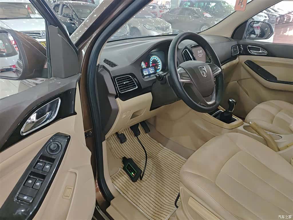 Wuling 730, 2014 16