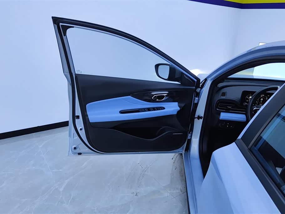 Trumpchi Shadow Leopard