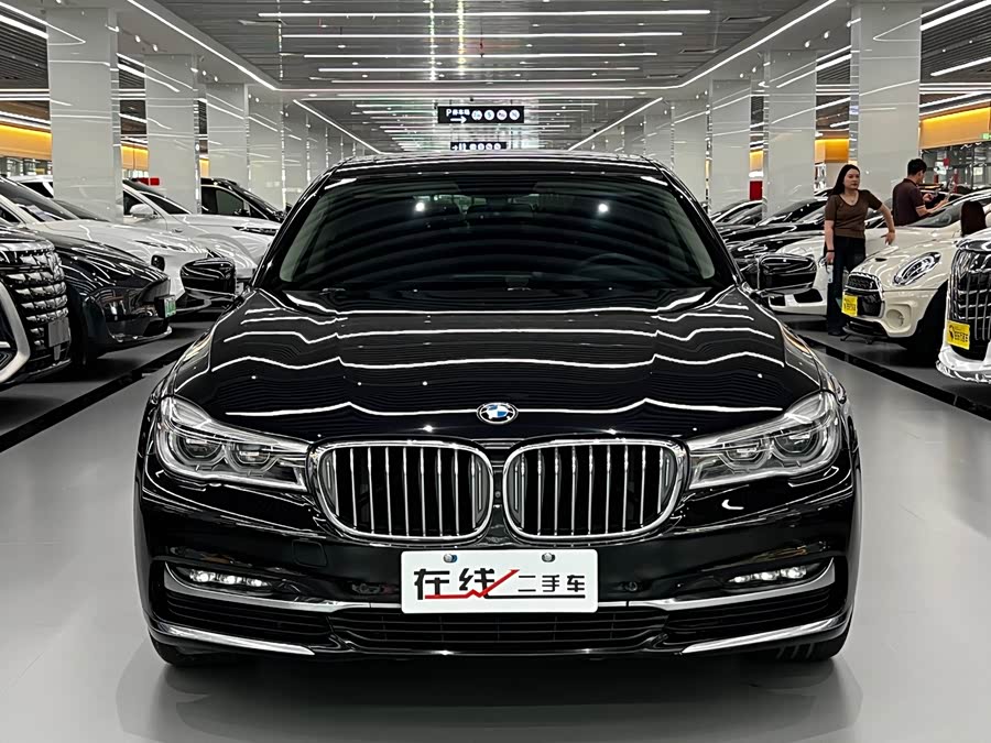 BMW 7-Series 2017, фото 2