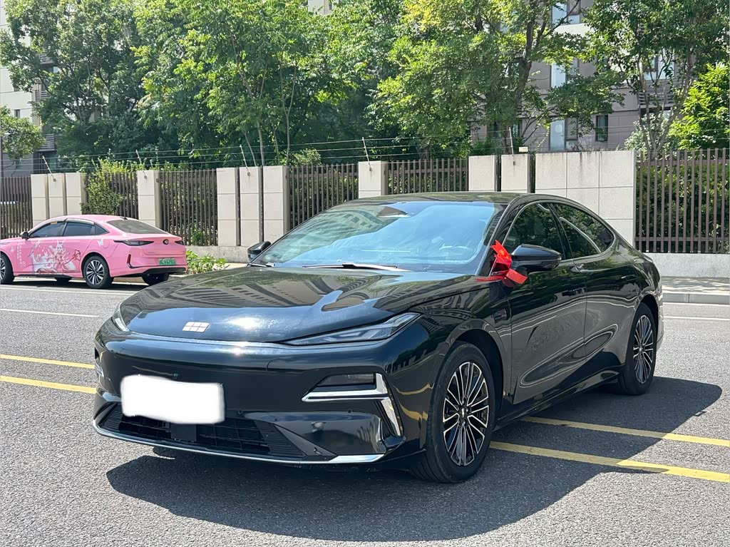 Geely Galaxy Starshine 8