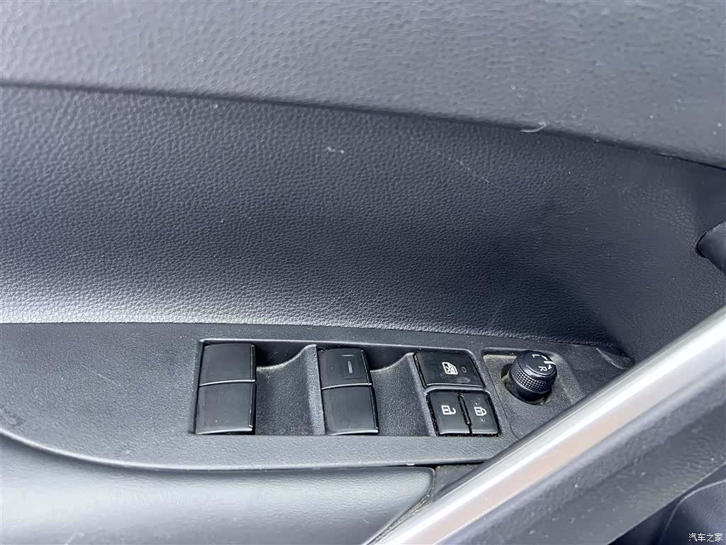 Toyota Frontlander, 2023 14