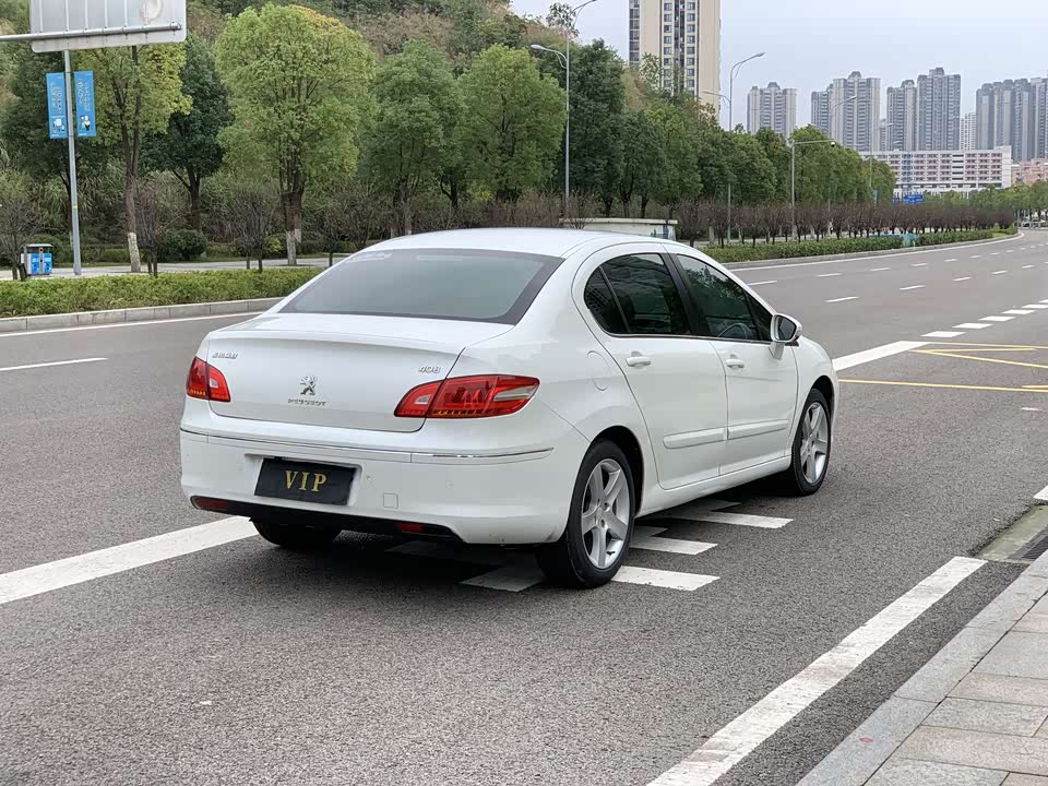 Peugeot 408