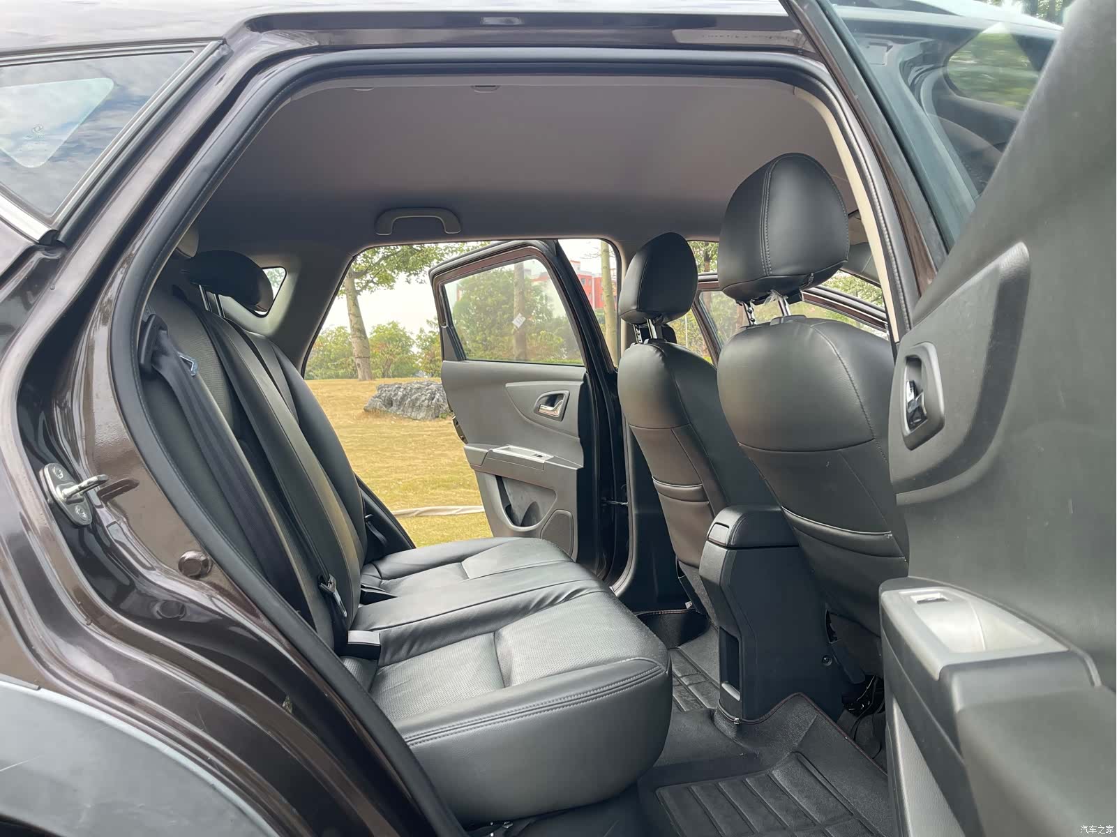 DongFeng AX3, 2016 13