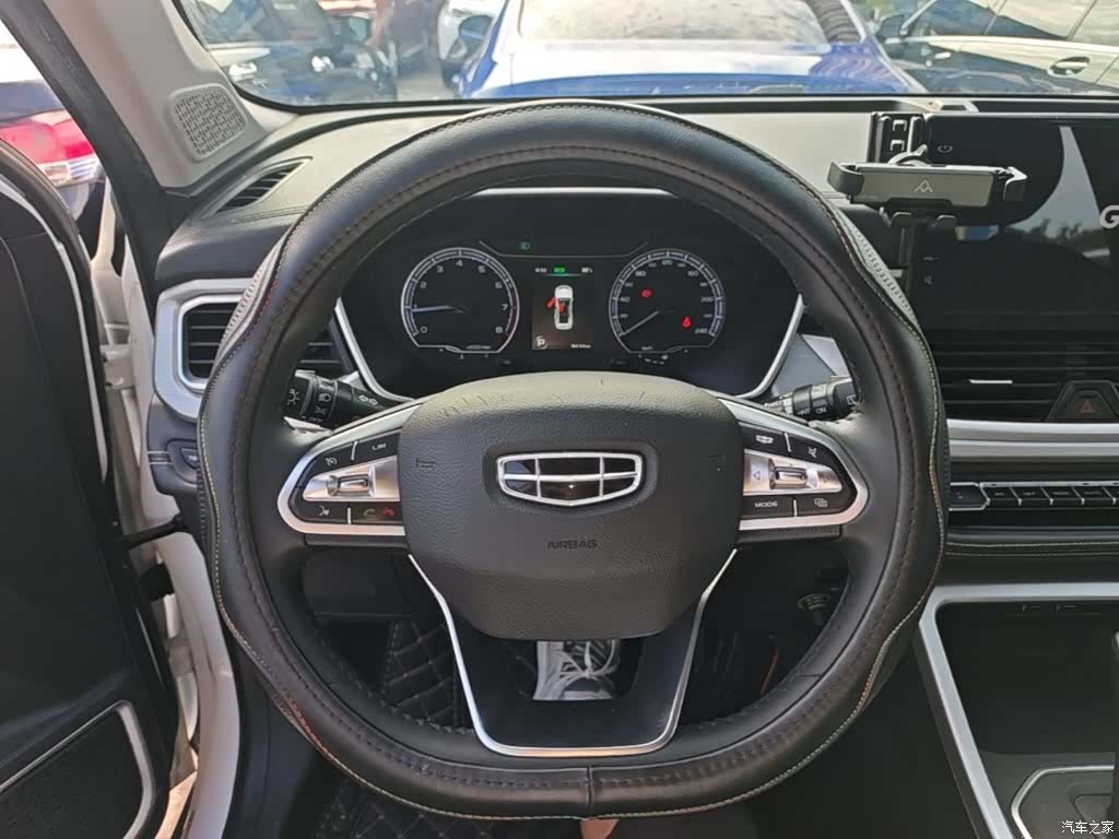 Geely X6, 2020 11