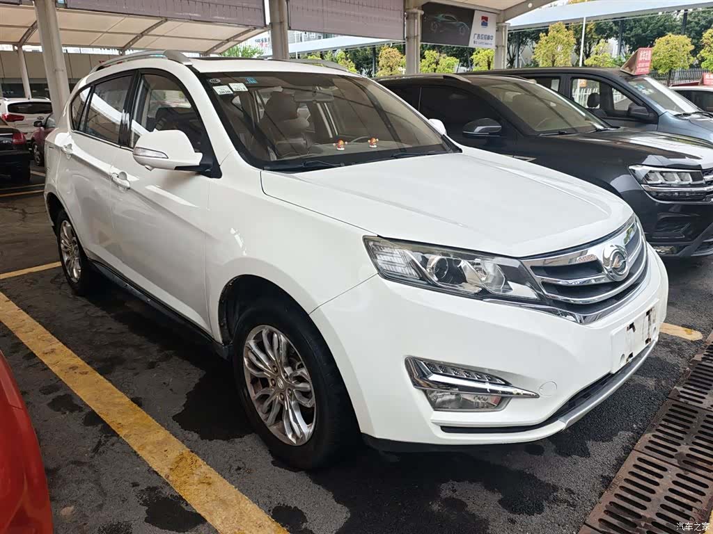 LuFengQiChe X5, 2017 4