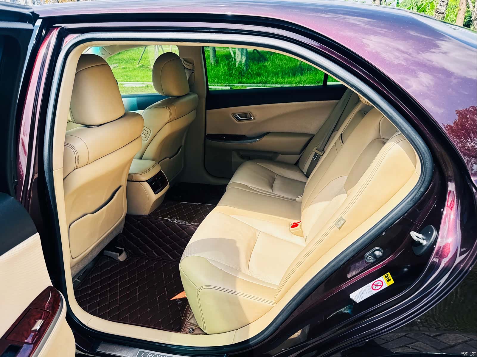 Toyota Crown, 2012 10