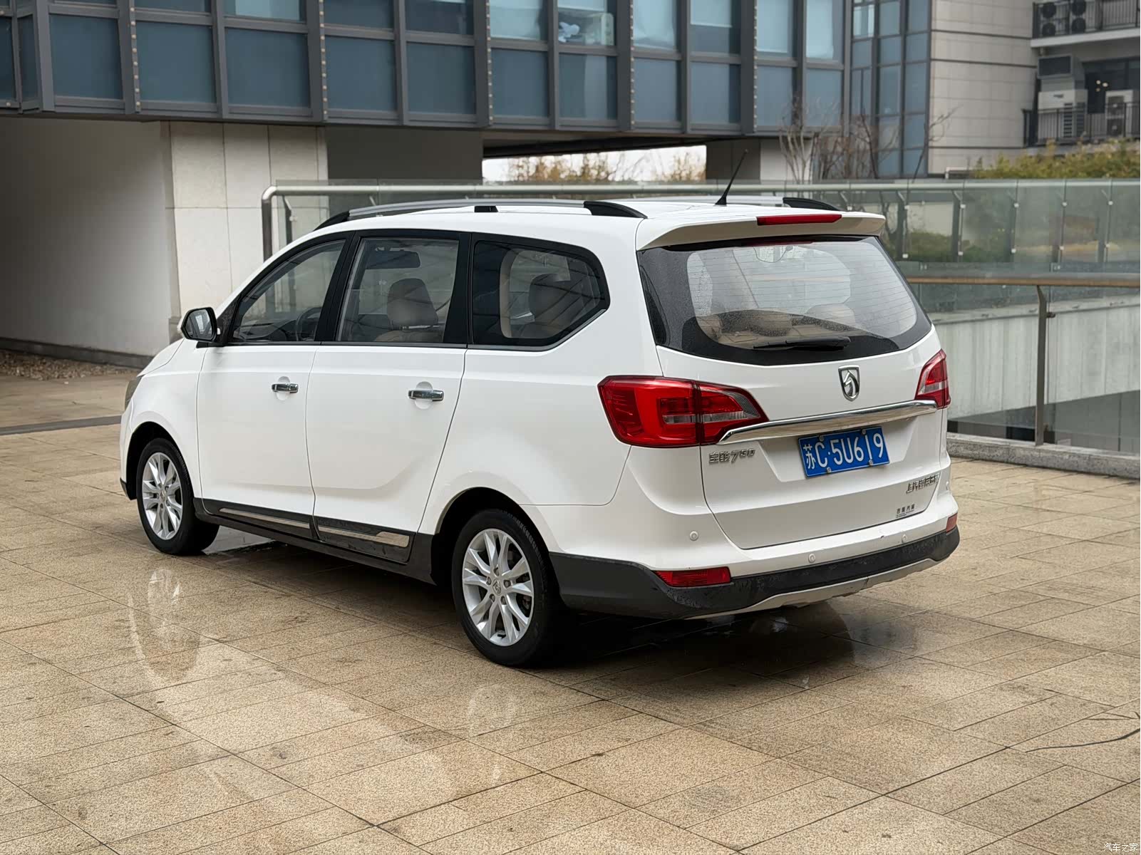 Wuling 730, 2016 4