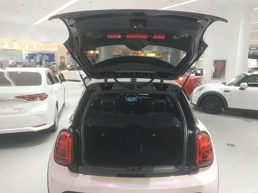 Mini Cooper, 2024 15