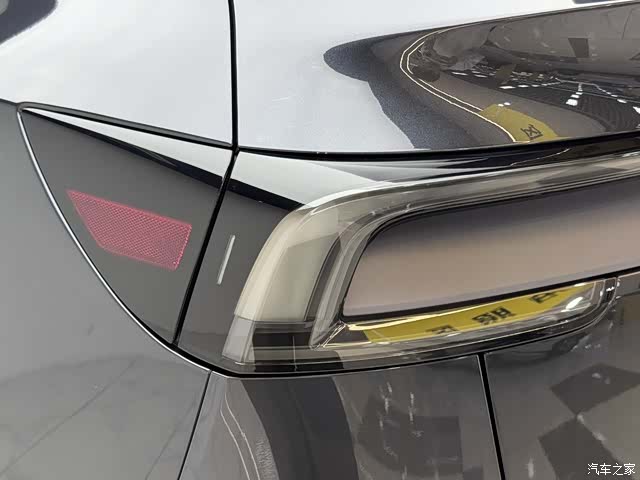 Tesla Model Y, 2025 13