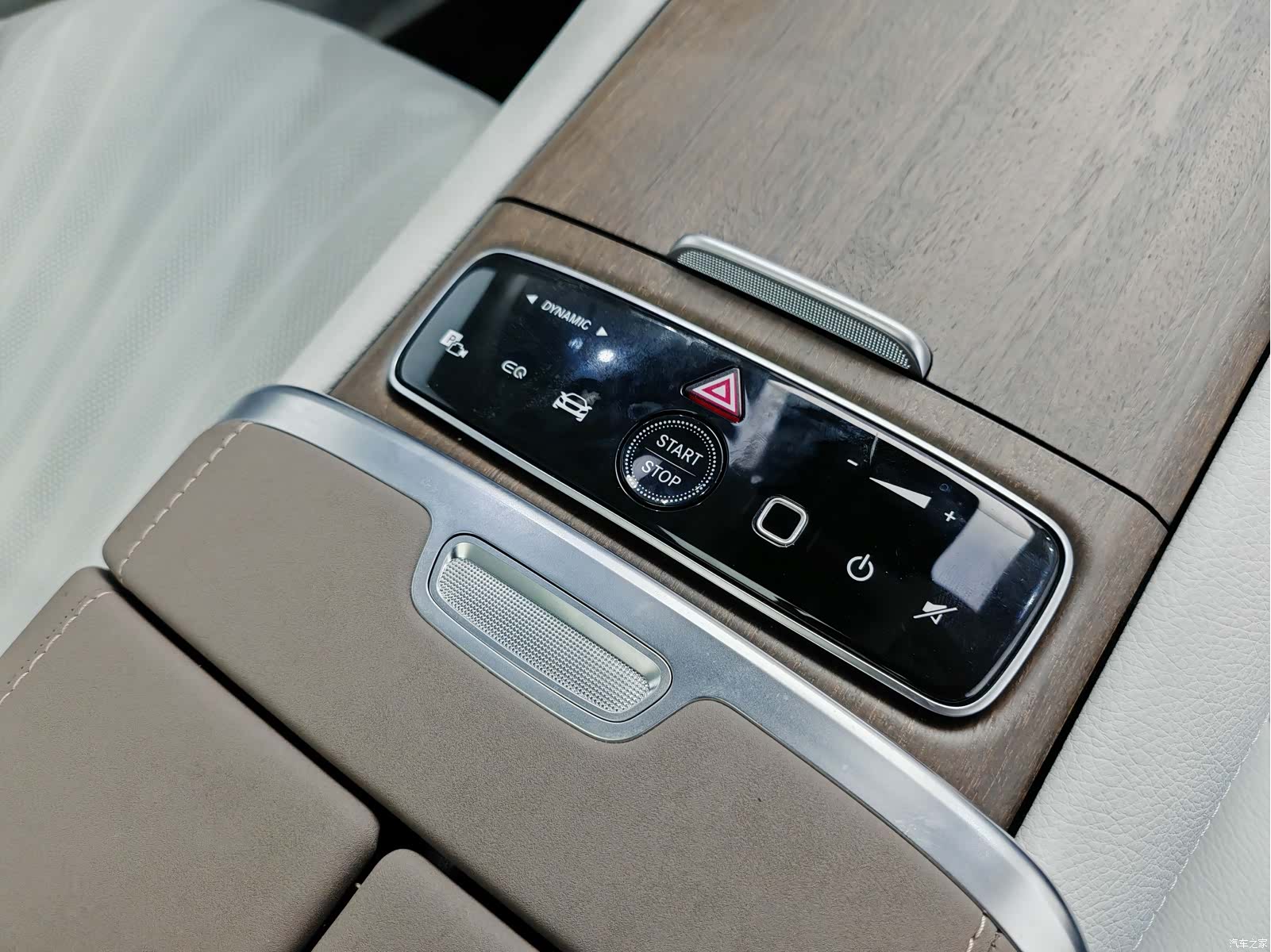 Mercedes-Benz EQS, 2025 18