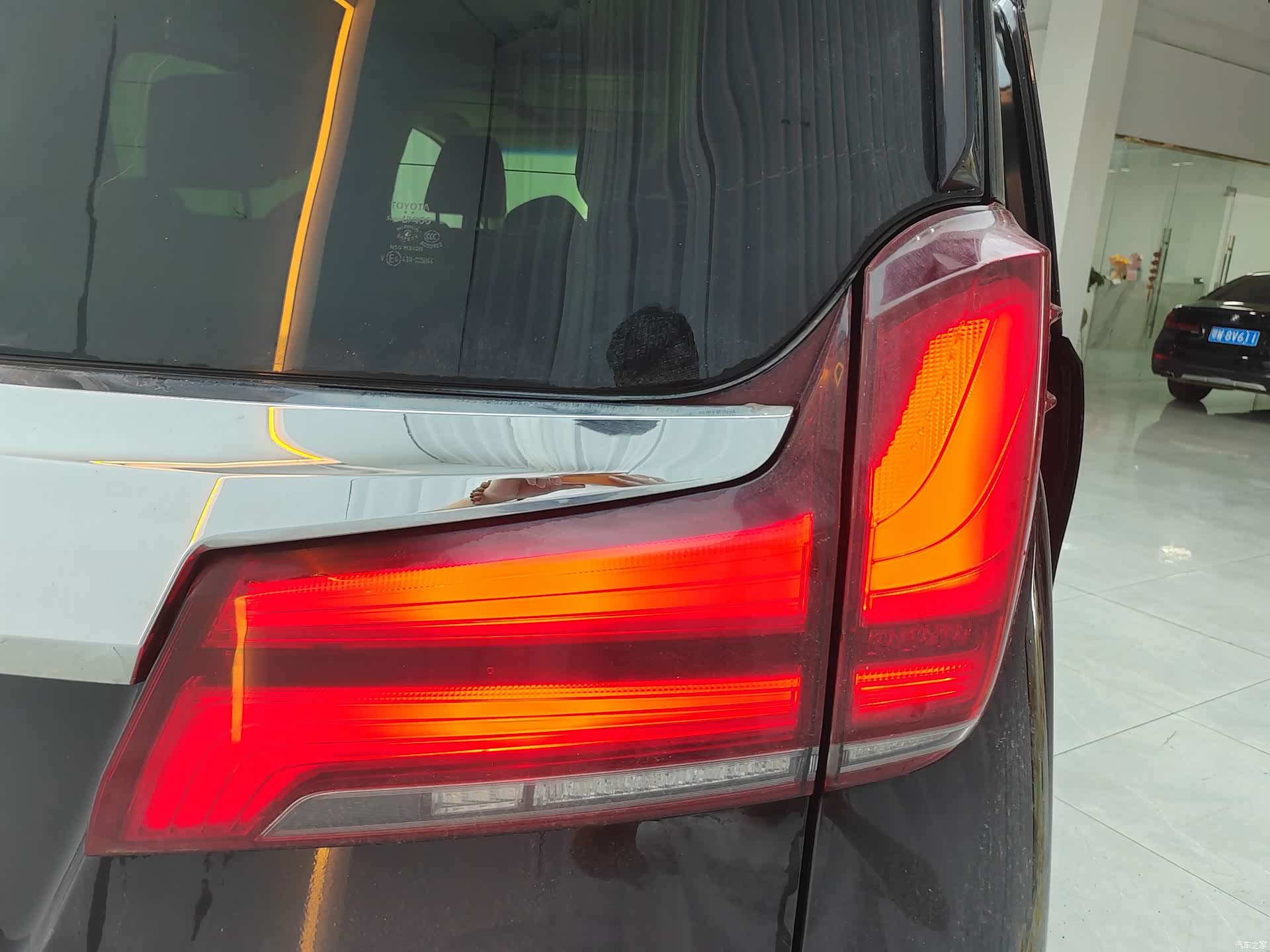 Toyota Alphard, 2022 24