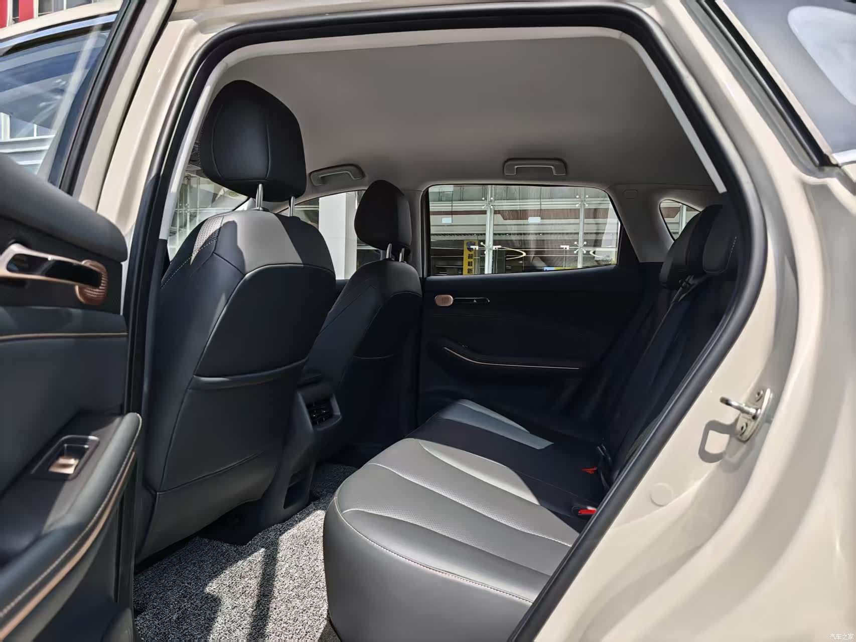 Wuling E6, 2025 13