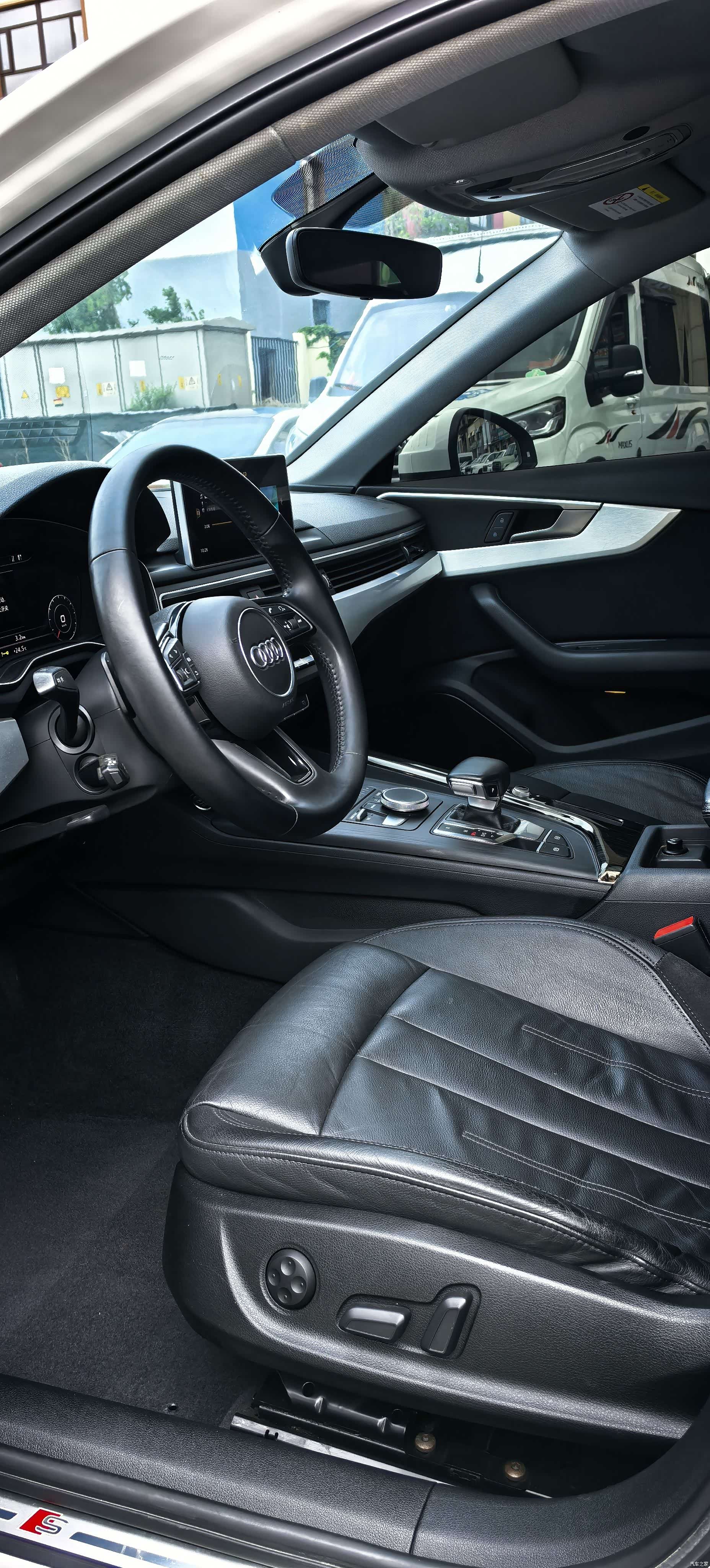 Audi A4L, 2020 4