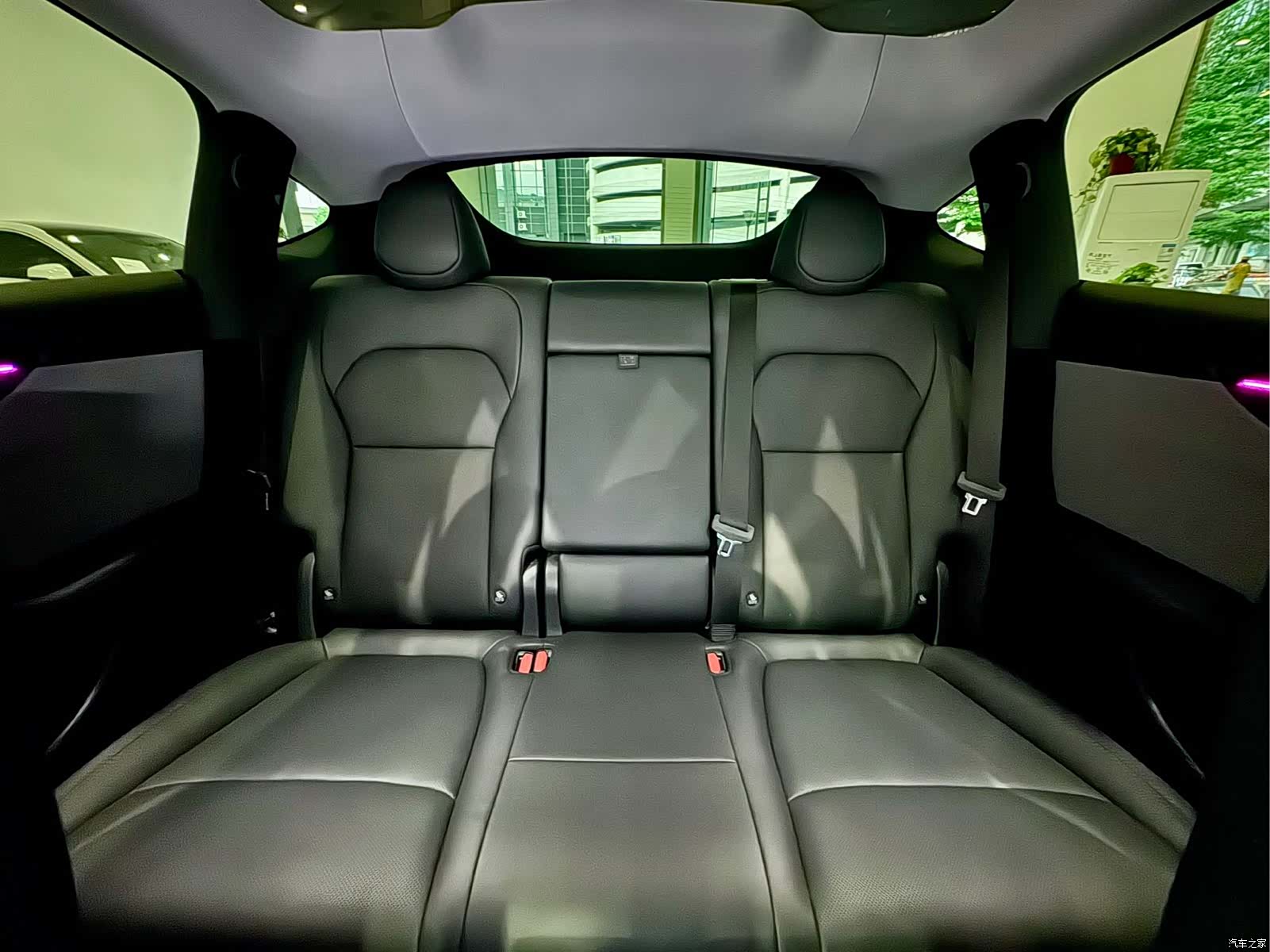 Tesla Model Y, 2025 8