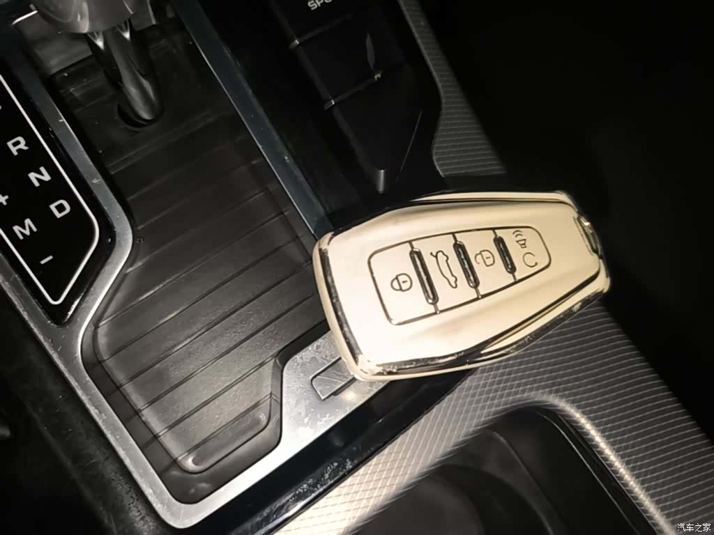 Geely Emgrand, 2020 9