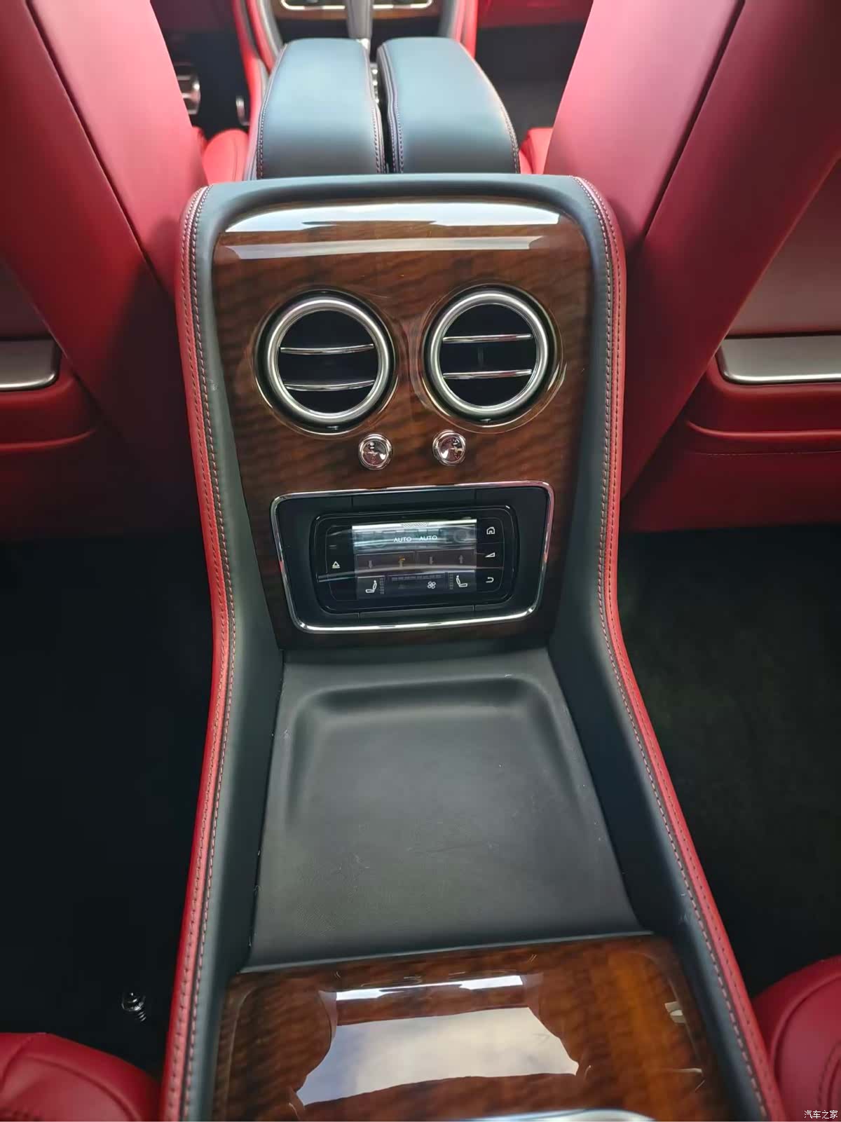 Bentley Flying Spur, 2015 14