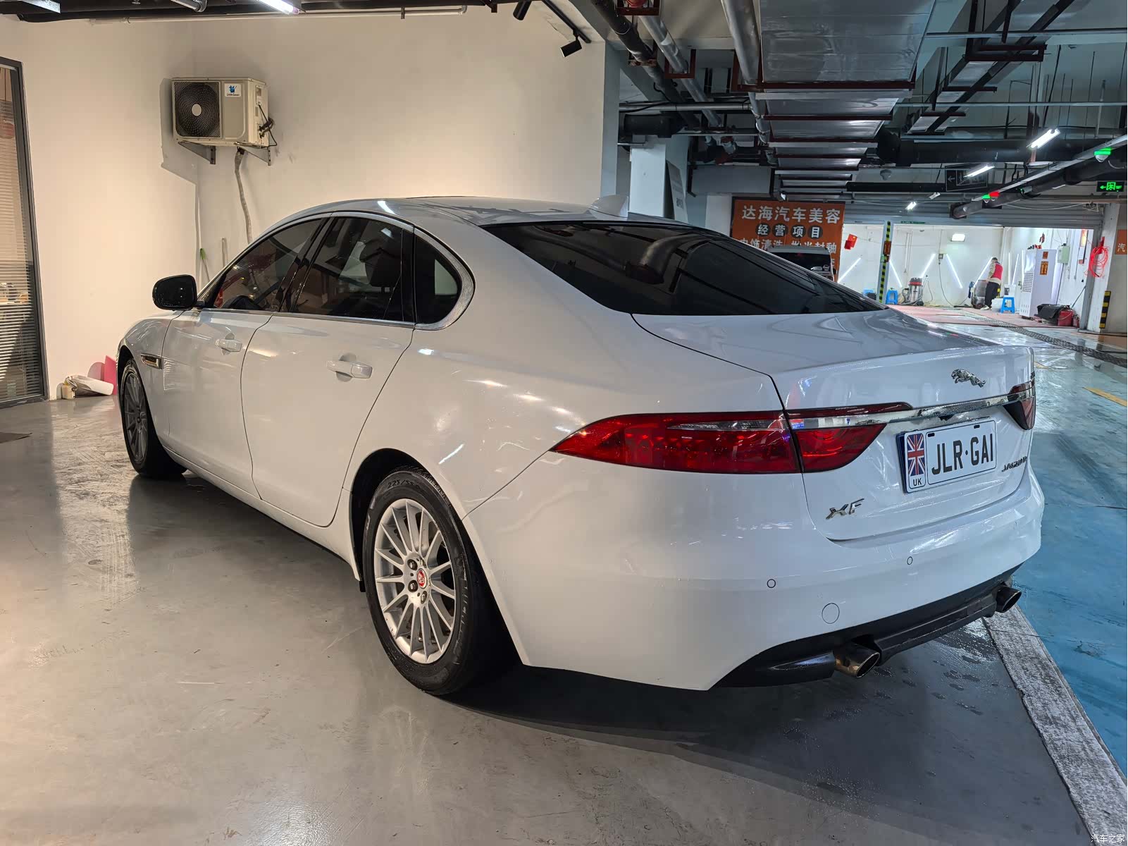 Jaguar XF, 2016 4