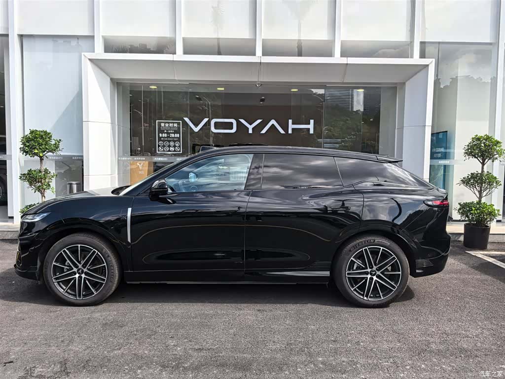 Voyah Zhiyin, 2025 10