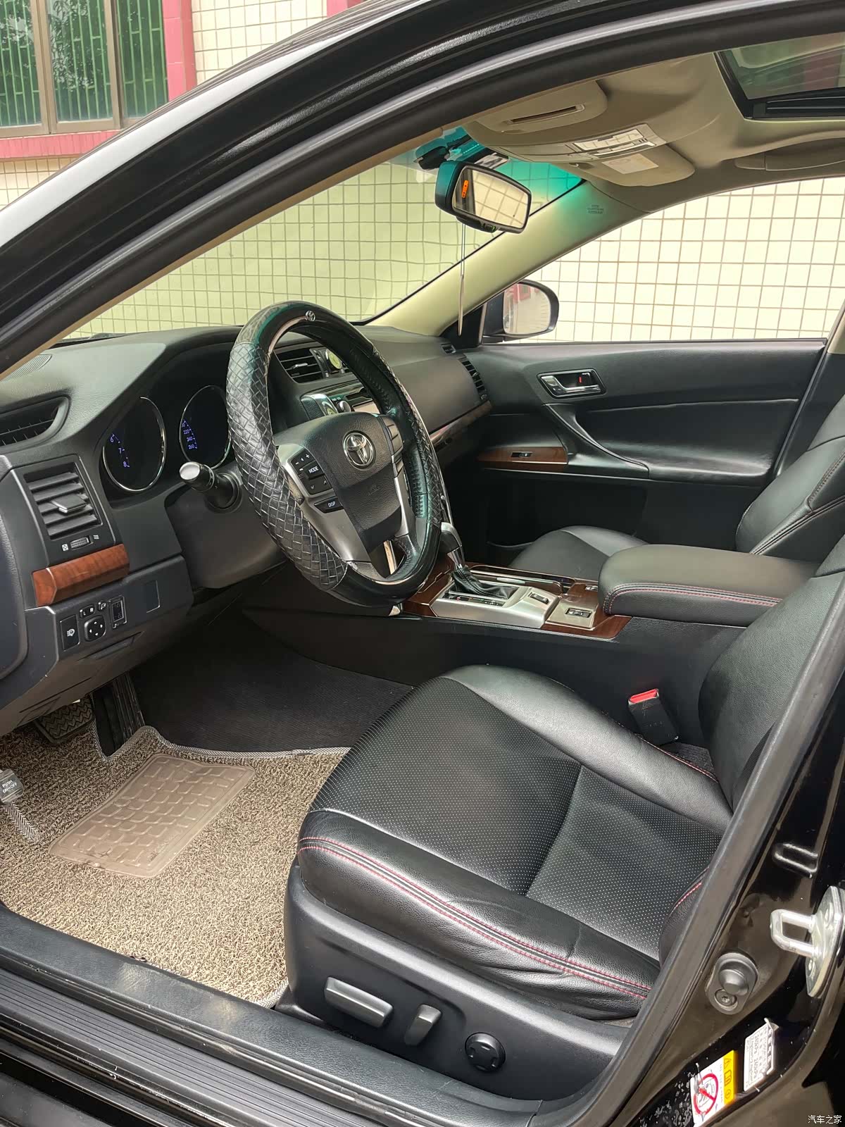 Toyota 2.5V, 2015 7