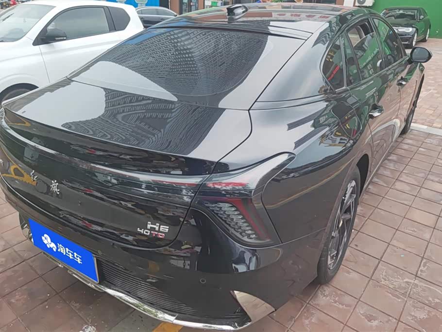 Hongqi H6