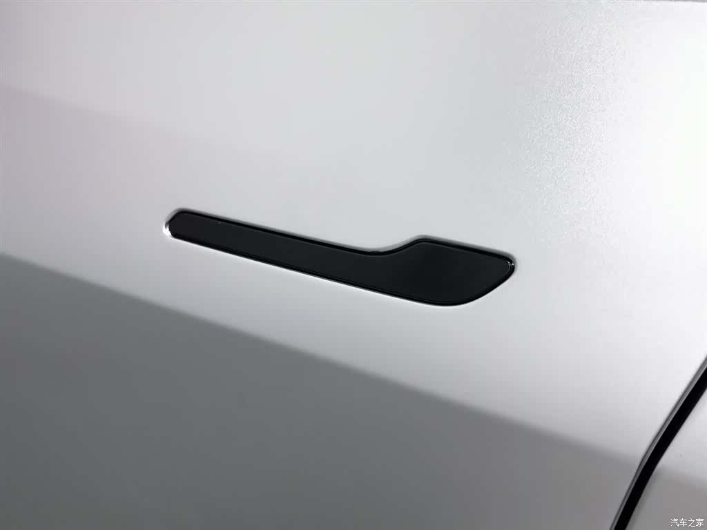 Tesla Model Y, 2024 18