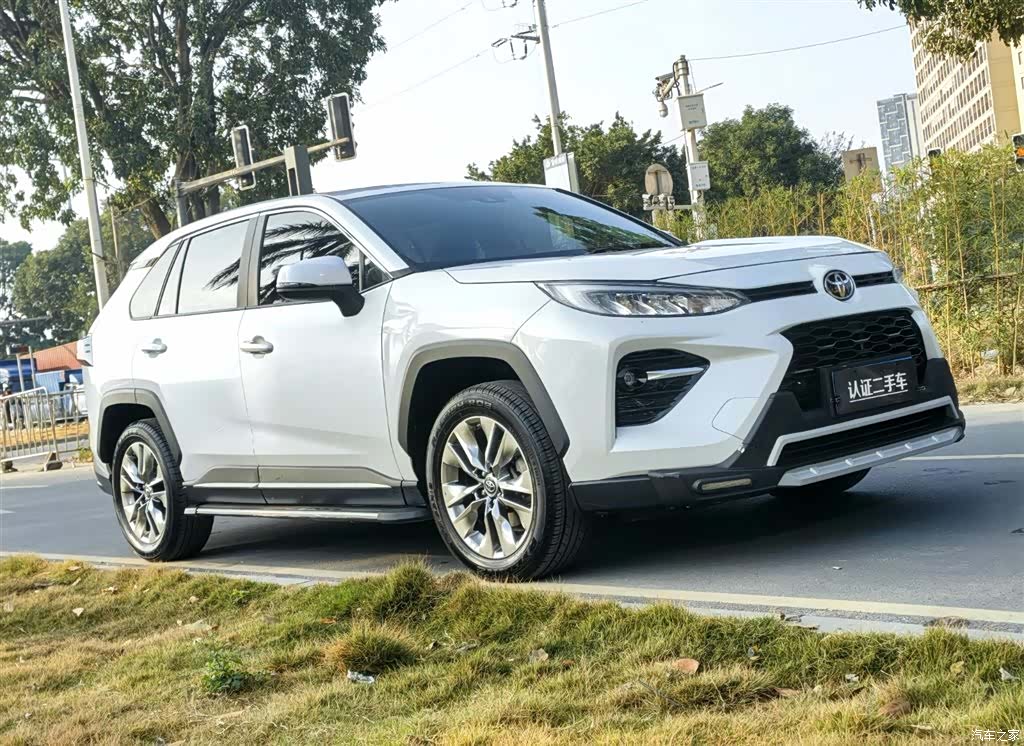 Toyota Wildlander, 2021 3