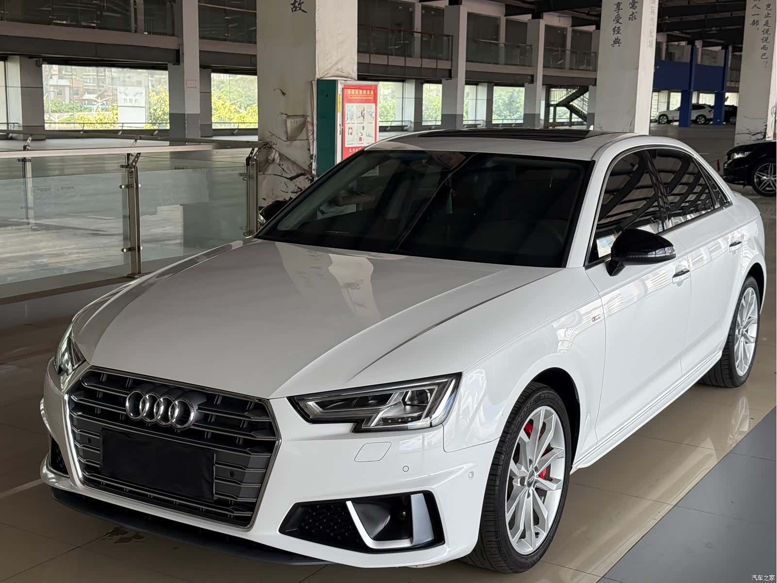 Audi A4L, 2019 1