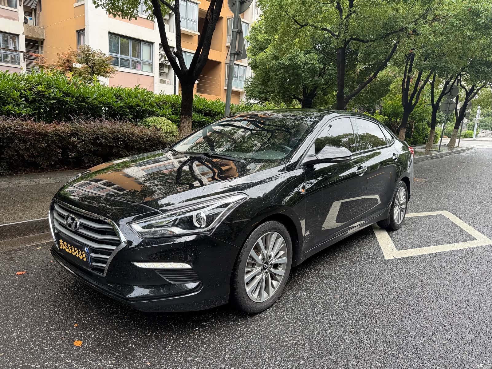 Hyundai GLS