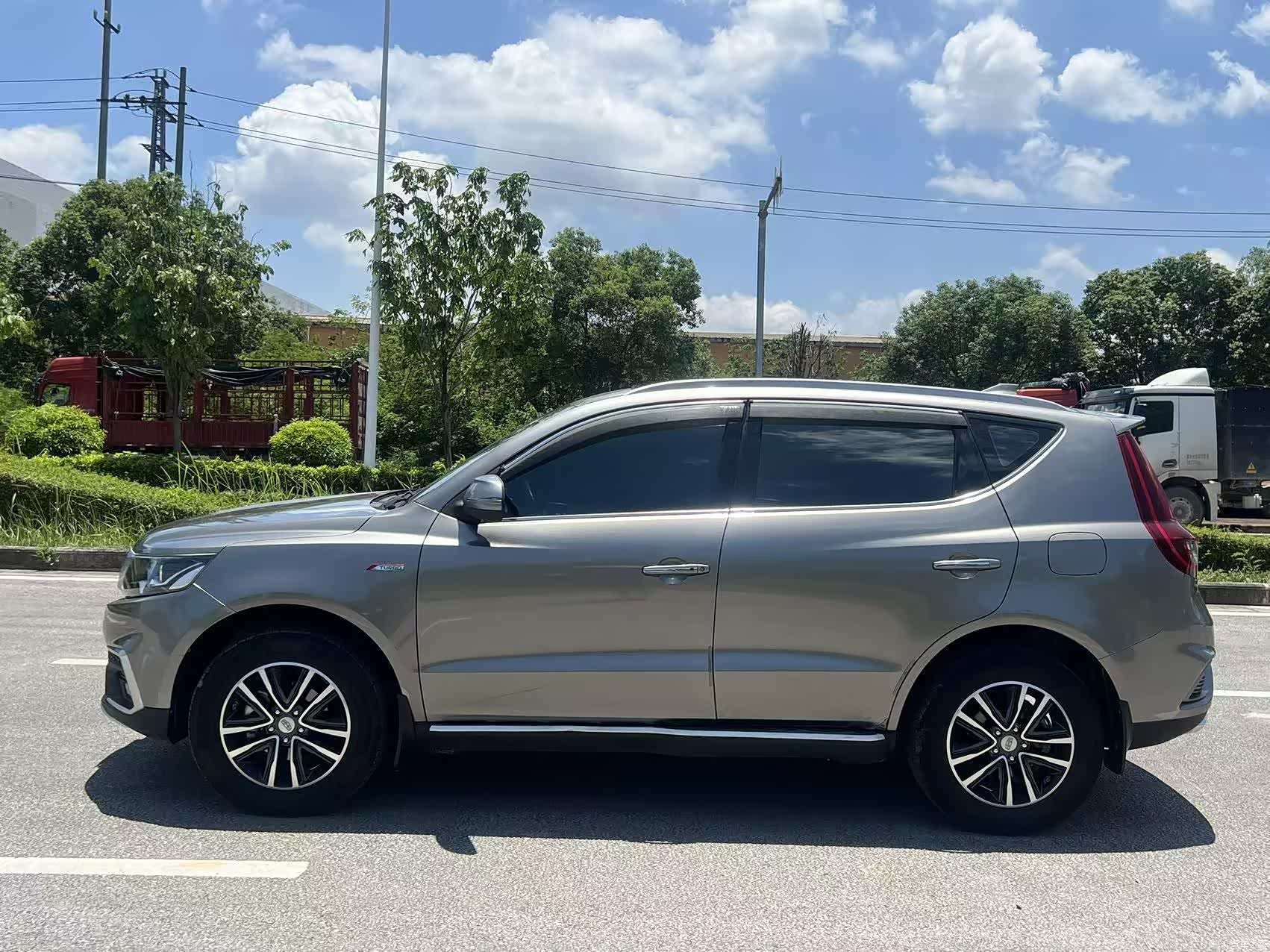Geely X6, 2019 4