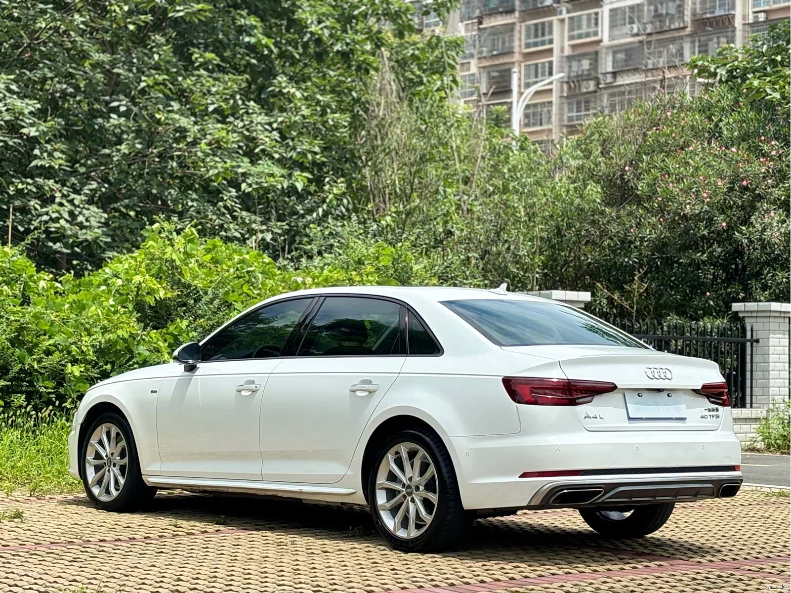 Audi A4L, 2019 8