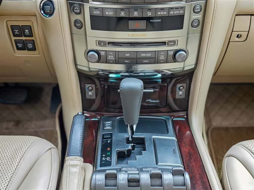 Lexus LX, 2008 15