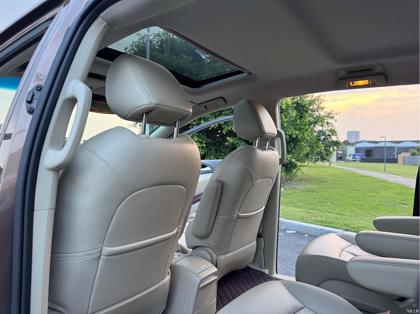 Buick GL8, 2019 18