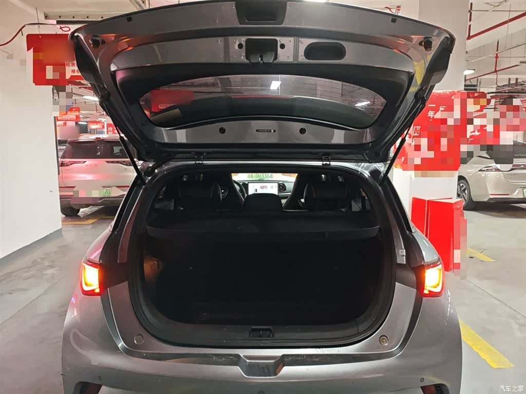 BYD Dolphin, 2022 19