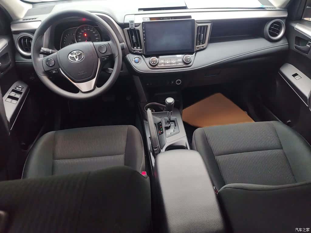 Toyota RAV4, 2018 10