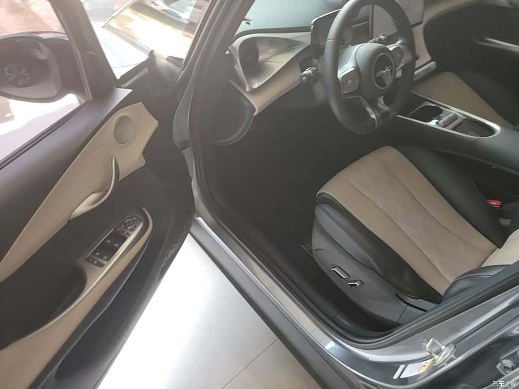 BYD Dolphin, 2023 16