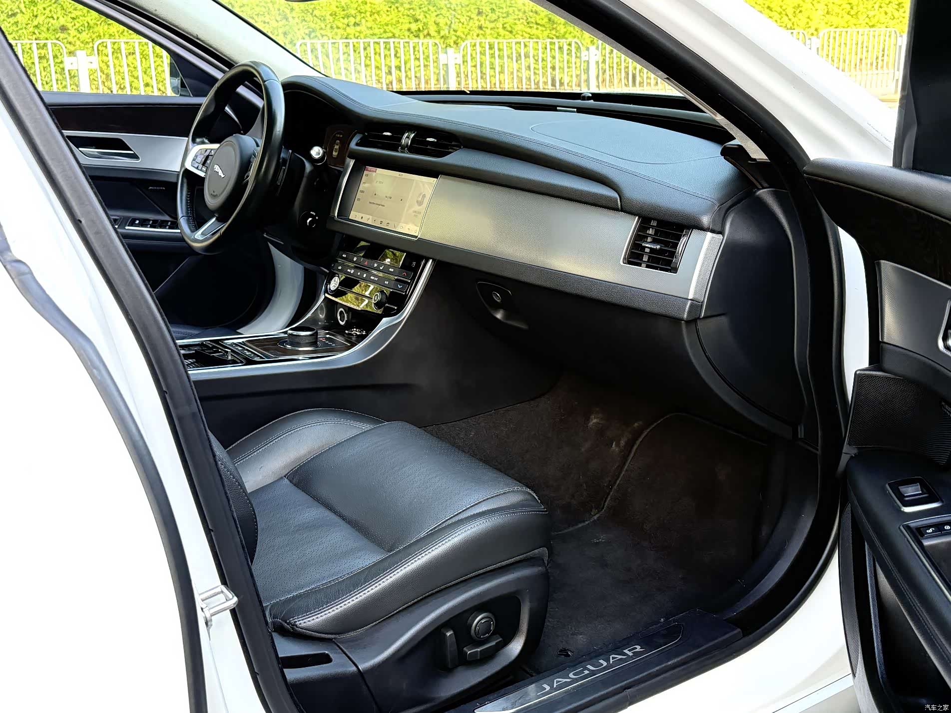 Land Rover P250, 2020 11